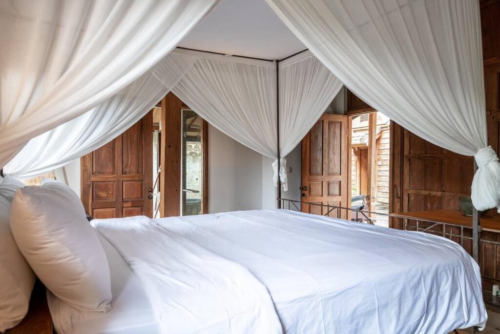 The Padang Villa Jungle Escape 5 Mins Drive From Uluwatu'S Beaches 울루와뚜 외부 사진