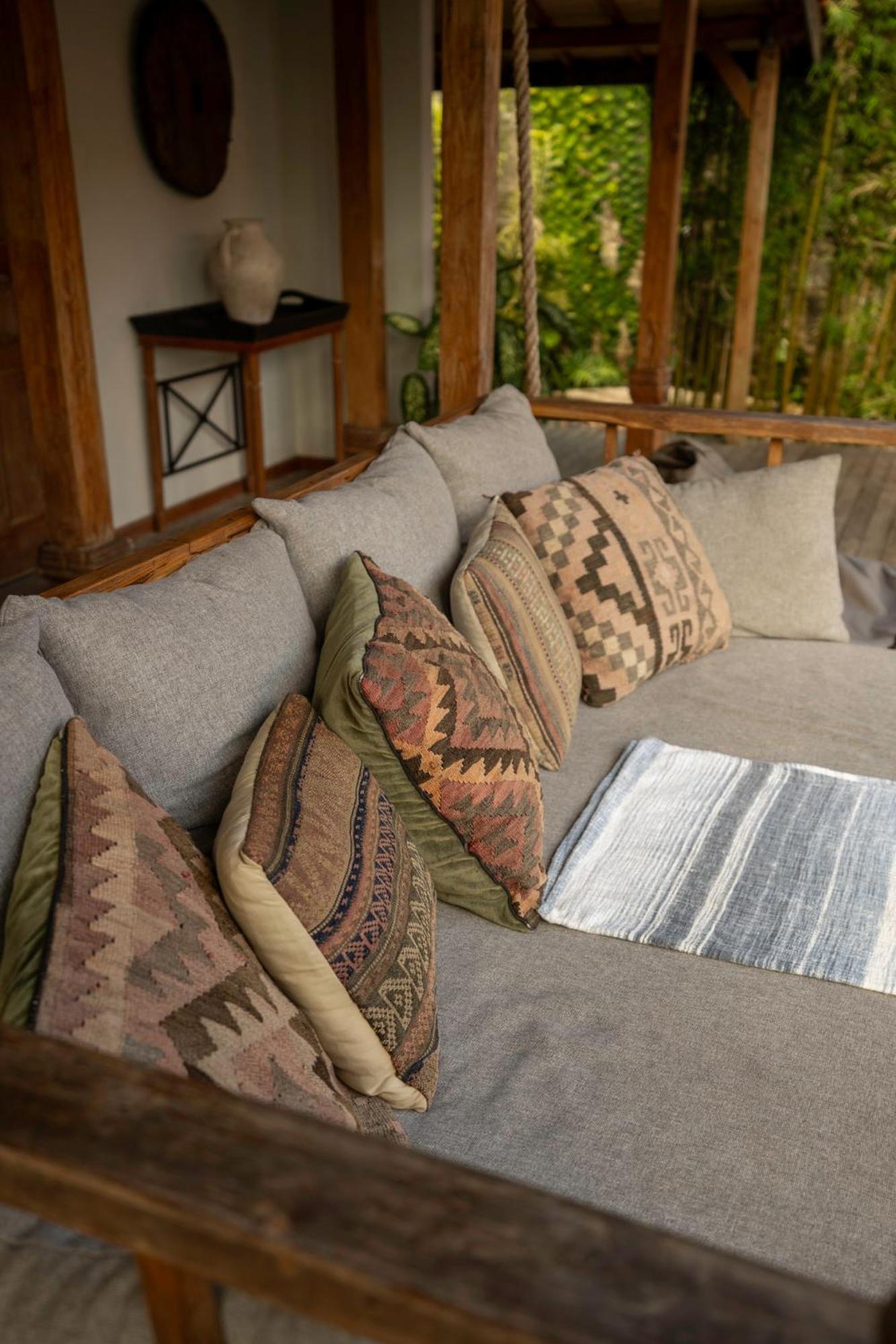 The Padang Villa Jungle Escape 5 Mins Drive From Uluwatu'S Beaches 울루와뚜 외부 사진